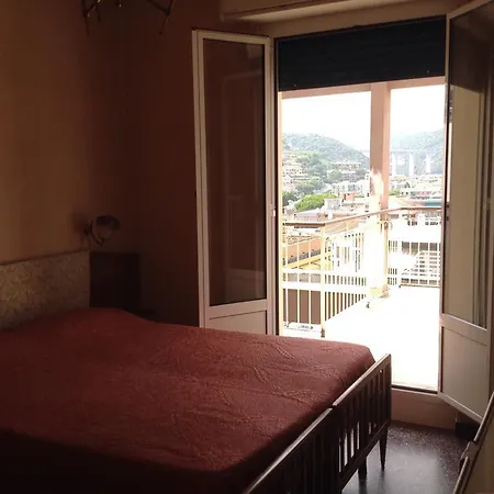 Attico Sul Mare Con Balcone Sulla E Terrazza Solarium Di 25 Mq Appartement