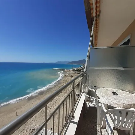 アパート Attico Sul Mare Con Balcone Sulla E Terrazza Solarium Di 25 Mq *