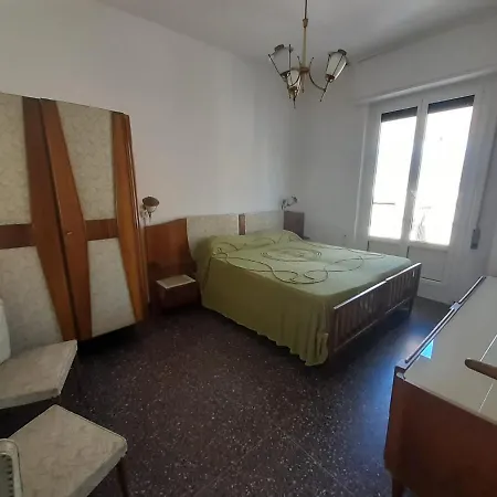 Attico Sul Mare Con Balcone Sulla Spiaggia E Terrazza Solarium Di 25 Mq Apartment