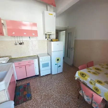 Attico Sul Mare Con Balcone Sulla E Terrazza Solarium Di 25 Mq アパート *