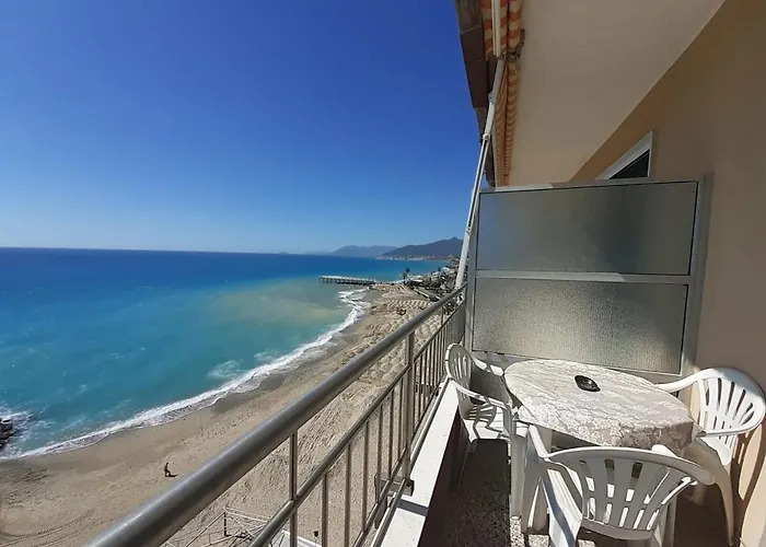 Διαμέρισμα Attico Sul Mare Con Balcone Sulla E Terrazza Solarium Di 25 Mq *
