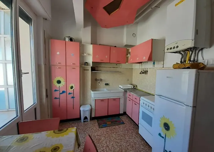 Attico Sul Mare Con Balcone Sulla E Terrazza Solarium Di 25 Mq * Pietra Ligure