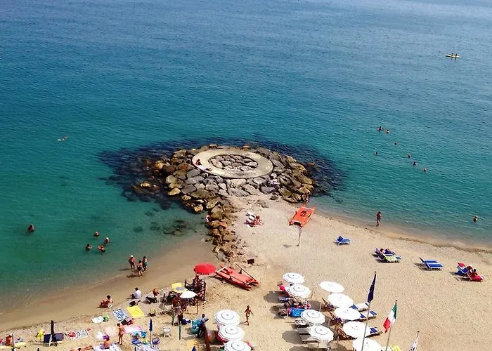 Attico Sul Mare Con Balcone Sulla E Terrazza Solarium Di 25 Mq
